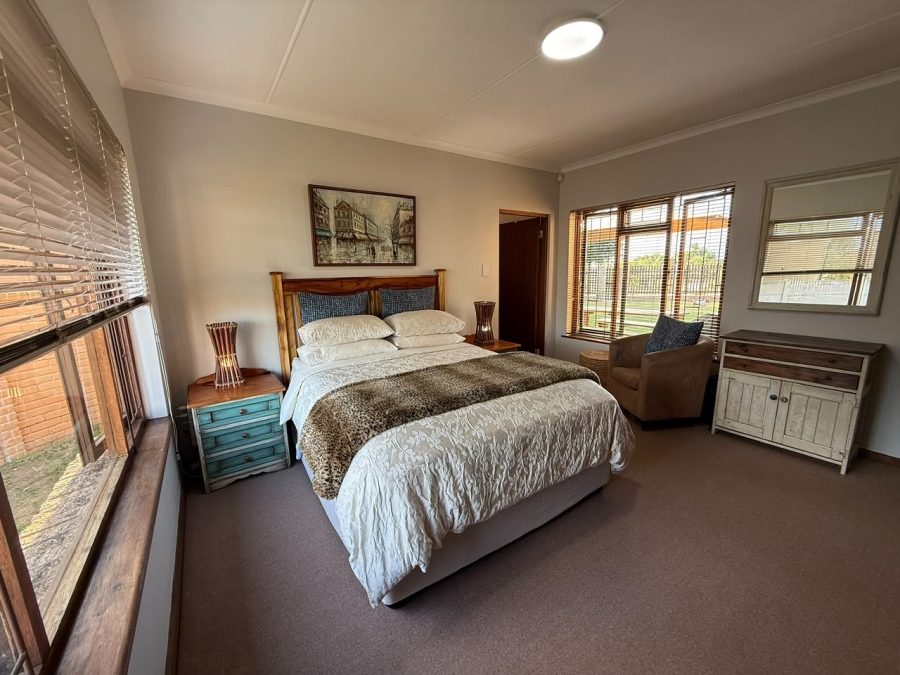 4 Bedroom Property for Sale in Fraaiuitsig Western Cape